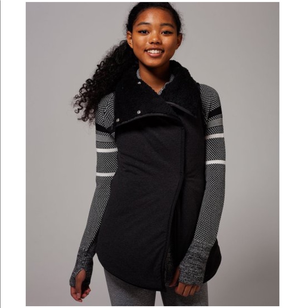 Ivivva black Sherpa forever vest by Lululemon
